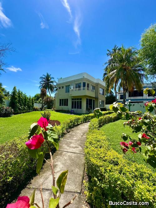Casa amueblada con muelle propio en la Costa del Sol, La Paz
