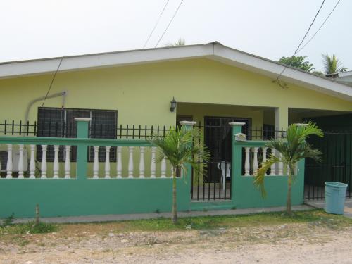 CASA UBICADA EN COLONIA MONTECRISTO