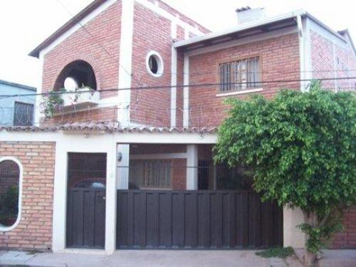 Venta de Casa en Col. la Joya cerca de Res. Plaza