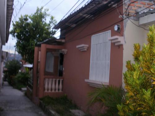 Se vende casa en Res. Plaza