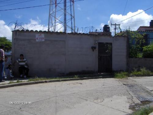Venta  Casa Col. Altos de Santa Rosa, Salida al Sur