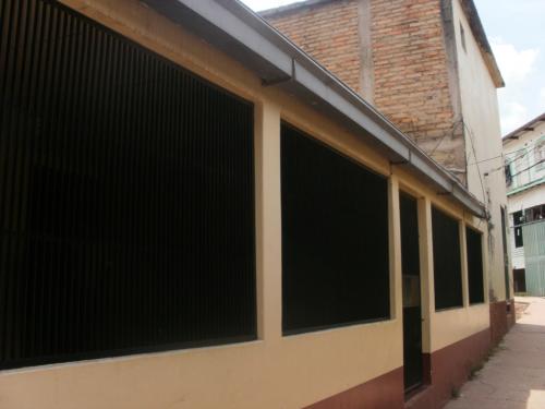 SE VENDE CASA AMPLIA DE 2 NIVELES COL. EL SITIO, SALIDA SANTA LUCIA, ( 2 terrenos en uno)