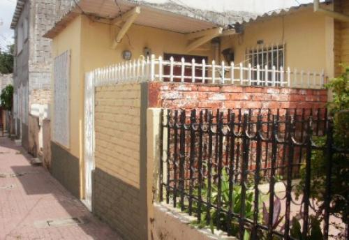 VENTA CASA COLONIA KENNEDY