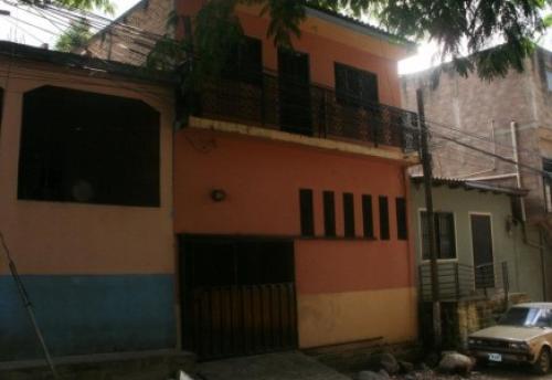 VENTA DE CASA  COLONIA MONSEÑOR FIALLOS