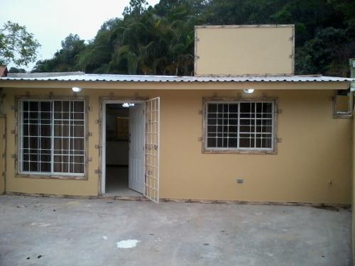 Se vende de linda casa en El Chimbo salida a Valle de Angeles