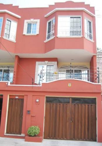 Se alquila precioso townhouse