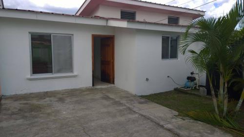 Se Vende Hermosa Casa en Residencial Los Lirios.