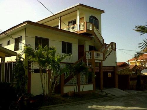 SE ALQUILA APARTAMENTO RESIDENCIAL  ALAMEDA PARA SOLTERO O PAREJA