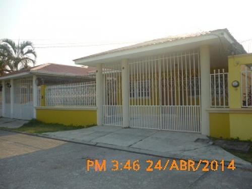 SE VENDECASA JARDINES DEL ESTE