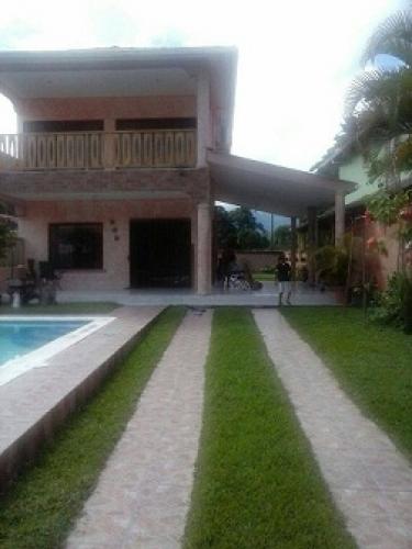 SE VENDE CASA DE PLAYA OMOA BRISAS DEL CARIBE 