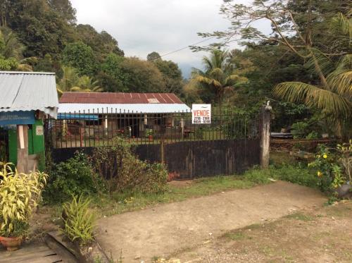VENTA DE PROPIEDAD, 1MNZ, 2 CASAS, ORILLA CA-5 |GANGA| LAGO YOJOA