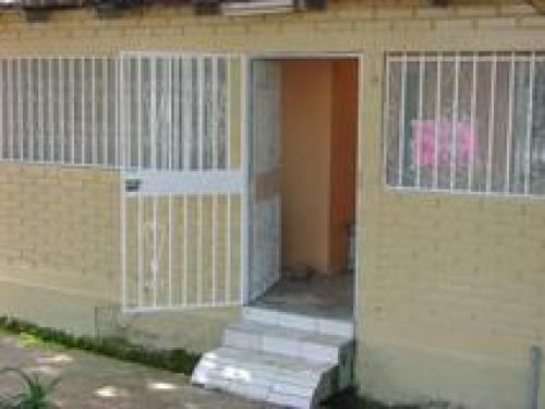 SE RENTA  CASA VEHICULAR  HATO DE ENEMDIO SECTOR 9