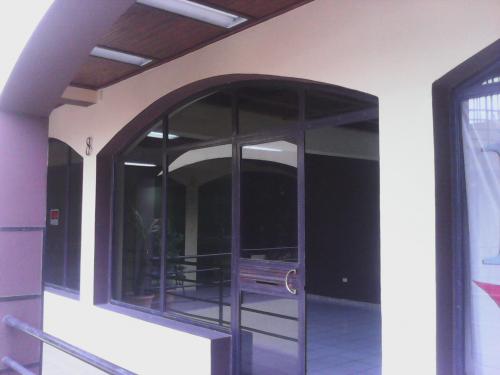Renta de Local Comercial/Oficina en Col. Alameda