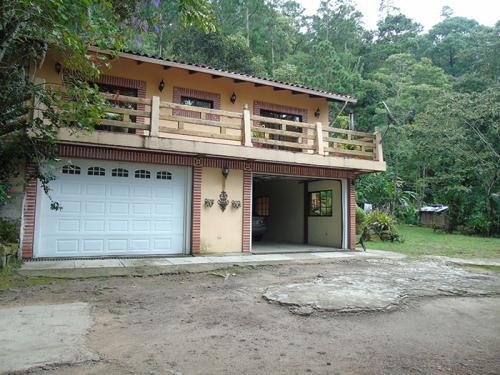 SE VENDE HERMOSA CASA EN CARRETERA A DANLI, 4.89 MANZANAS DE TERRENO (NEGOCIABLE)