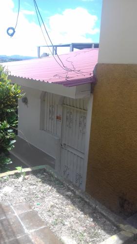 Se vende Casa en Tegucigalpa, Res. Monte Carmelo
