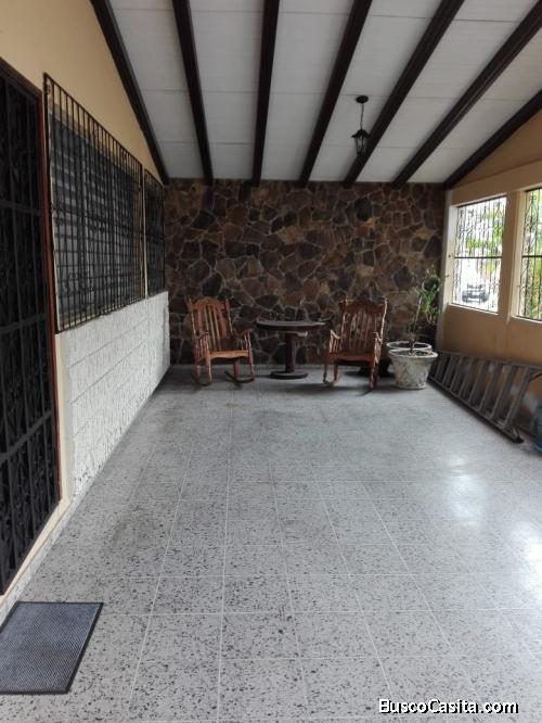 SE VENDE HERMOSA CASA EN COLONIA JUAN RAMÓN MOLINA