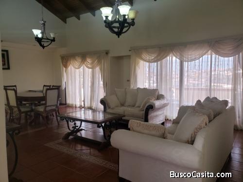 Alquiler de Hermoso Penthouse en Las Lomas del Guijarro 