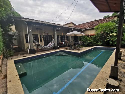 SE VENDE HERMOSA Y CONFORTABLE CASA EN RESIDENCIAL EL BARRIAL
