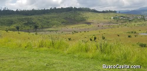 En venta bonito terreno a 14 minutos de tegucigalpa a orilla de la CA-5 