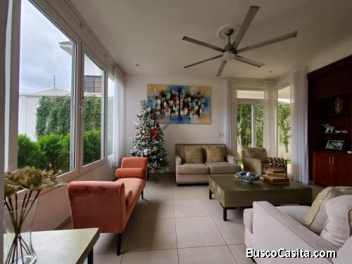 SE ALQUILA AMPLIA Y MODERNA CASA EN RESIDENCIAL EL PEDREGAL