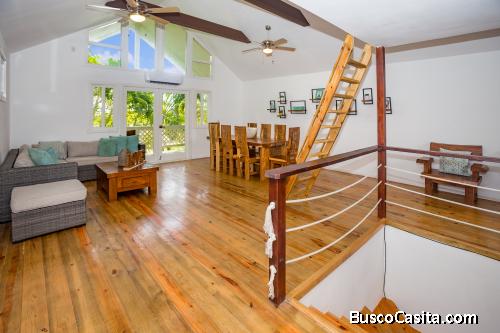 Villa Valentina en venta, playa privada!