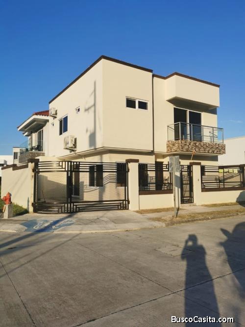SE ALQUILA PRECIOSO TOWNHOUSE EN CASA MAYA IV