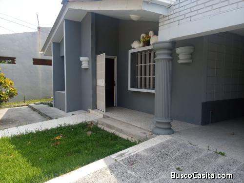  SE ALQUILA BELLA CASA EN COLONIA LAS MERCEDES