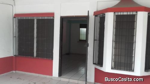 TOWNHOUSE EN RENTA