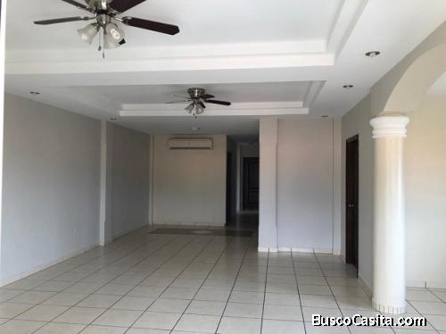 AMPLIO APARTAMENTO SECTOR UTH SPS
