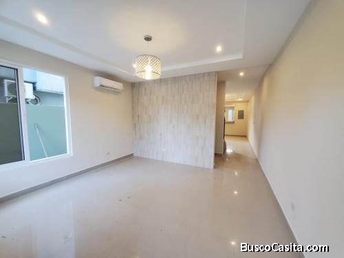 ¡Se venden Town House nuevos en Col. Villas Seran! 