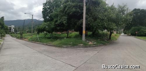 Terreno de esquina en Venta, S.P.S. en Col. Dubon