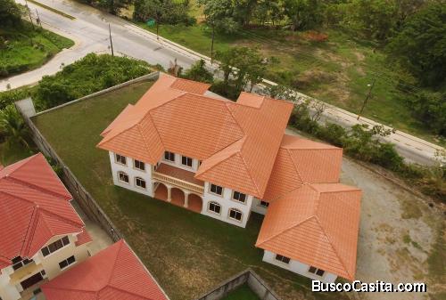 RESIDENCIA CON VISTA PANORAMICA EN PUERTO CORTÉS 