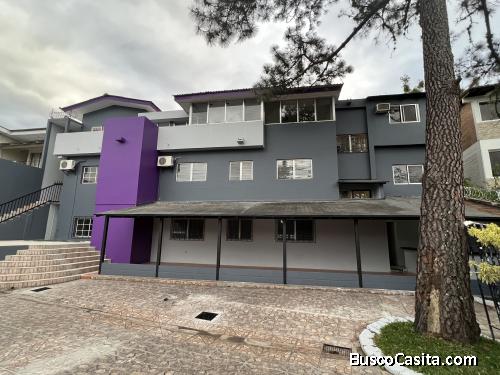 CASA EN ZONA EXCLUSIVA LOMAS DEL GUIJARROS