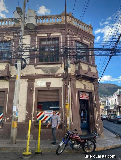 VENTA / RENTA DE ESPECTACULAR EDIFICIO EN EL CASCO HISTÓRICO DE LA CAPITAL