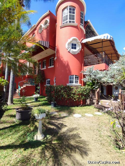 VENTA DE AMPLIA Y LUJOSA VIVIENDA EN ZONA DE ALTA PLUZVALIA DE TEGUCIGALPA