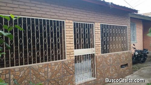SE VENDE CASA PEATONAL DE DOS PLANTAS EN COLONIA ALEMÁN, SEGUNDA ETAPA, TEGUCIGALPA  Cuenta con los 