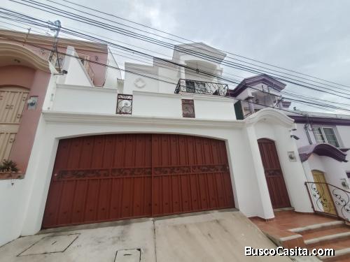 Se Vende Hermosa Casa Res. Las Uvas