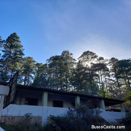 Se Vende Amplia Casa El RetiroValle Angeles