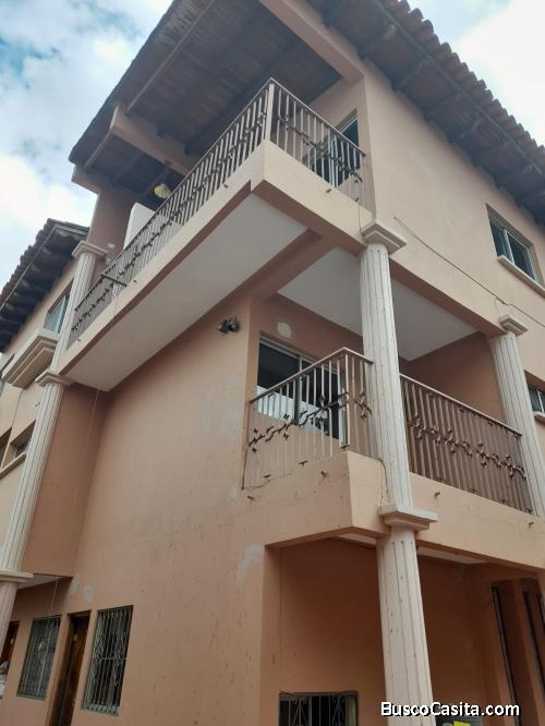Se Vende Amplia Casa Col. Castaños Sur