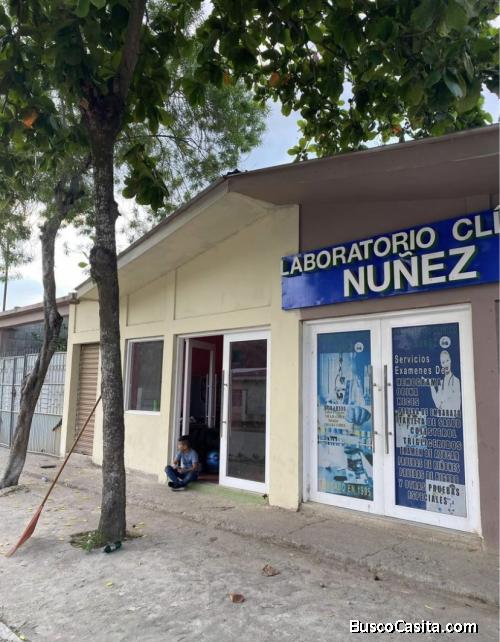 Se vende casa con 4 cuartos y siete baños