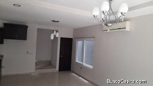 SE RENTA TOWNHOUSE EN RESIDENCIAL CASA MAYA