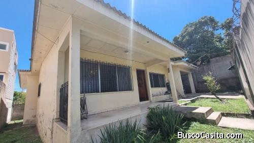 Se Vende Amplia Casa