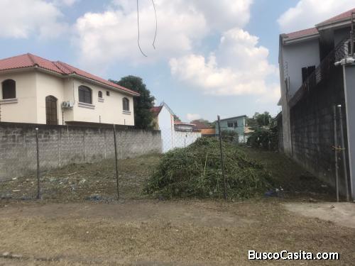 SE VENDE TERRENO EN COLONIA  JARDÍNES DEL VALLE ,SAN PEDRO SULA.