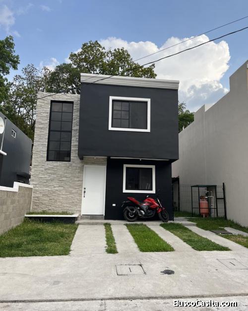 Se Vende Casa Res. Sta. Cristina Km.16