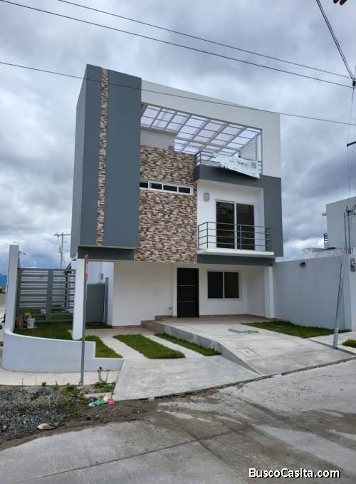 Se Vende Casa Res. Portal de las Canarias