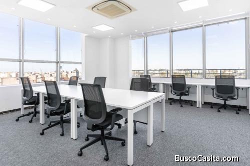 Alquiler de oficinas de plan abierto para 15 personas en Tegucigalpa. Novacentro.