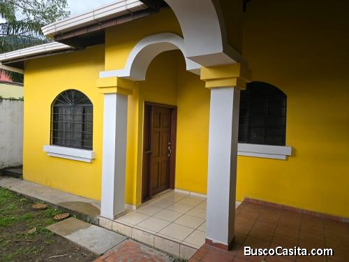 SE RENTA CASA EN VILLAS MACKAY SPS