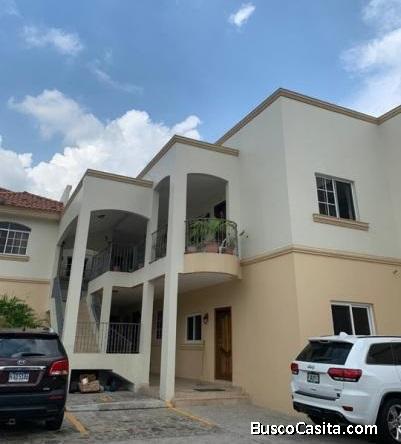 APARTAMENTO SEMI-AMUEBLADO EN RENTA SECTOR LA MODERNA SPS