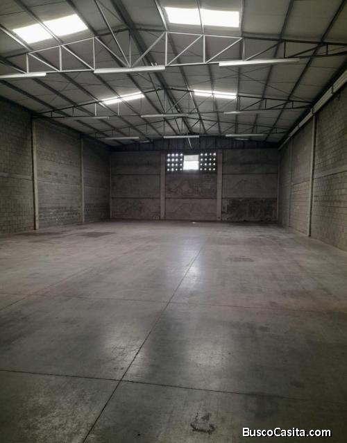 SE RENTA BODEGA PEQUENA SPS