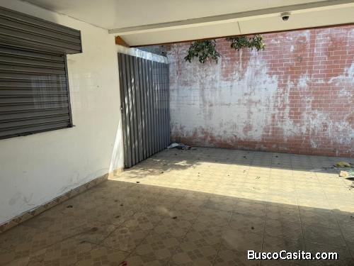 CASA EN VENTA SECTOR COMERCIAL DE SAN CARLOS DE SULA